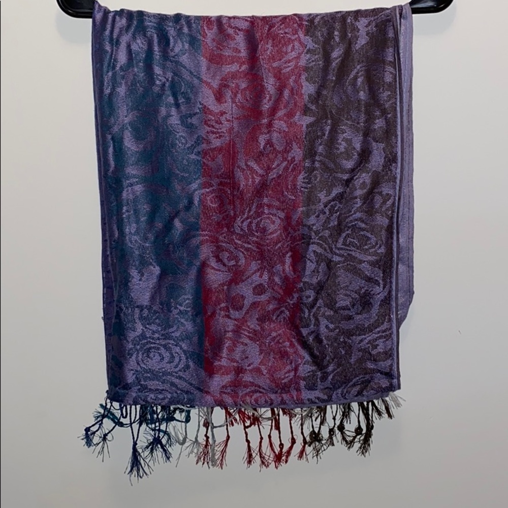 • Cashmere Scarf • - Picture 2 of 4